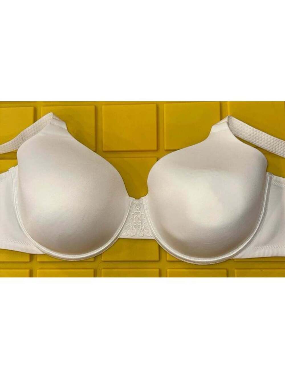 Vanity Fair bra size 40 D